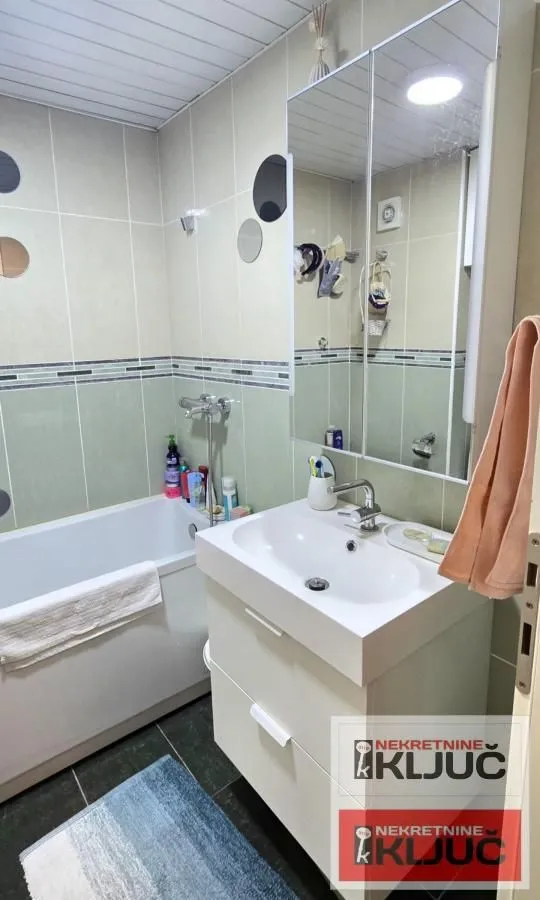 Prodaja, dvosoban stan, 50m², Nova Detelinara, Novi Sad Sve Podlokacije