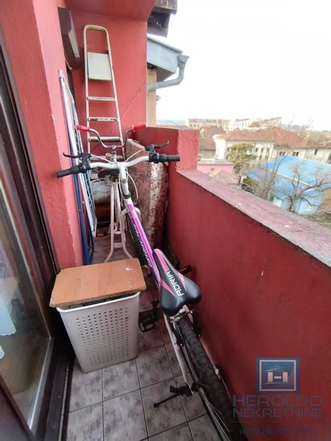 Prodaja, trosoban stan, 77m², Pijaca, Jagodina