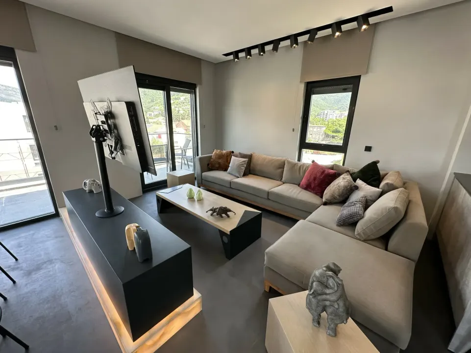 Prodaja, dvosoban stan, 337m², Tivat, Crna Gora