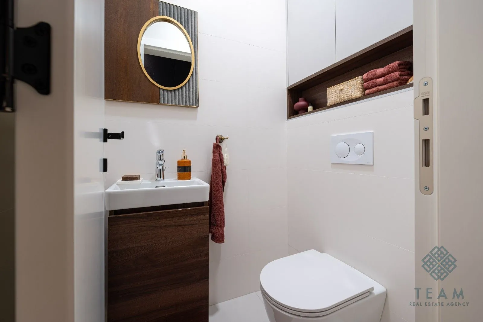 Prodaja, dvosoban stan, 80m², Gornja Gorica, Podgorica