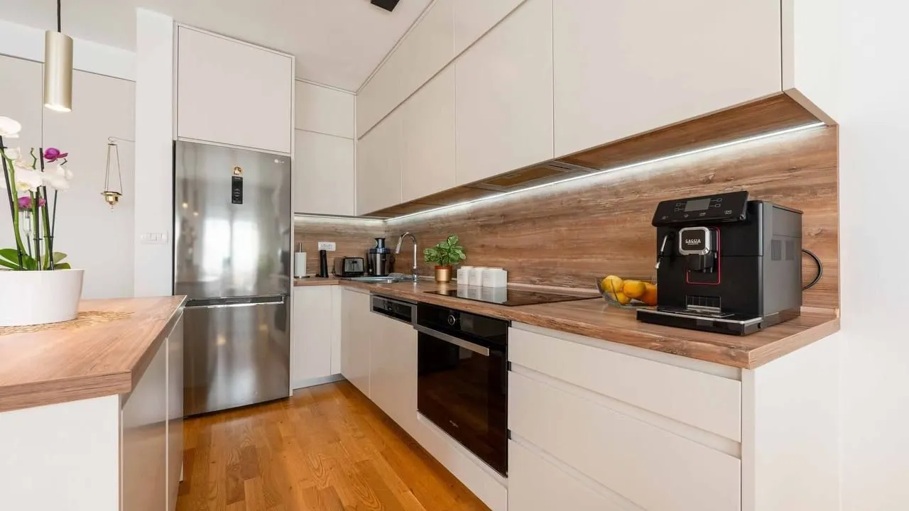 Prodaja, dvosoban stan, 63m², Centar, Tivat