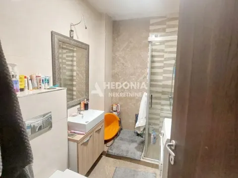 Sale, four bedroom apartment, 106m², Višnjička Banja, Palilula Sve Podlokacije - image 9