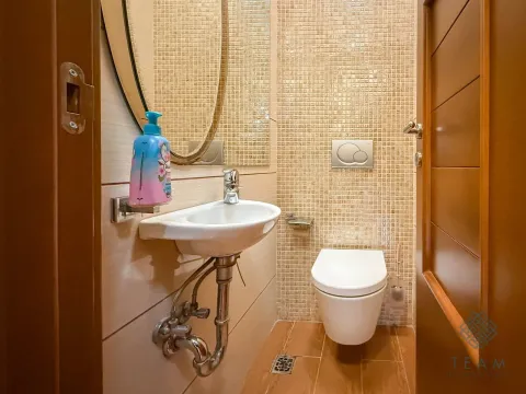 Izdavanje, dvosoban stan, 90m², Stari Aerodrom, Podgorica - image 13