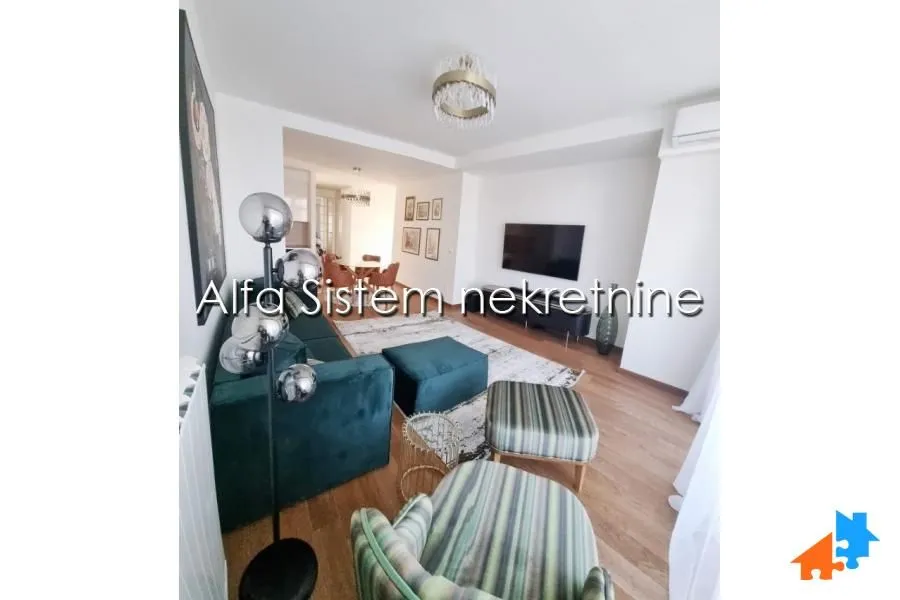 Izdavanje, trosoban stan, 83m², Savski Venac, Beograd