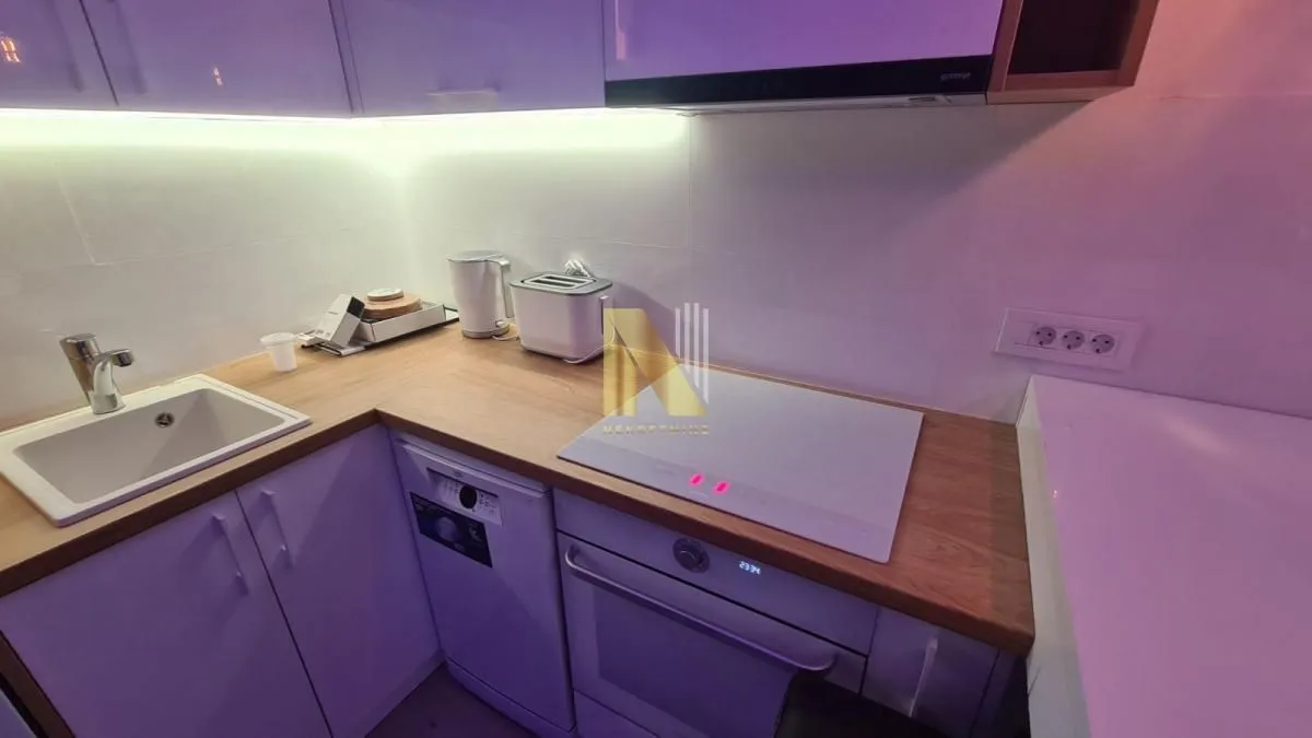 Izdavanje, dvosoban stan, 45m², Bulevar Oslobodjenja, Novi Sad Sve Podlokacije