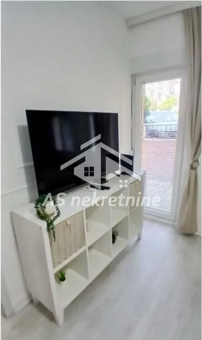 Izdavanje, trosoban stan, 61m², Trošarina, Voždovac Sve Podlokacije