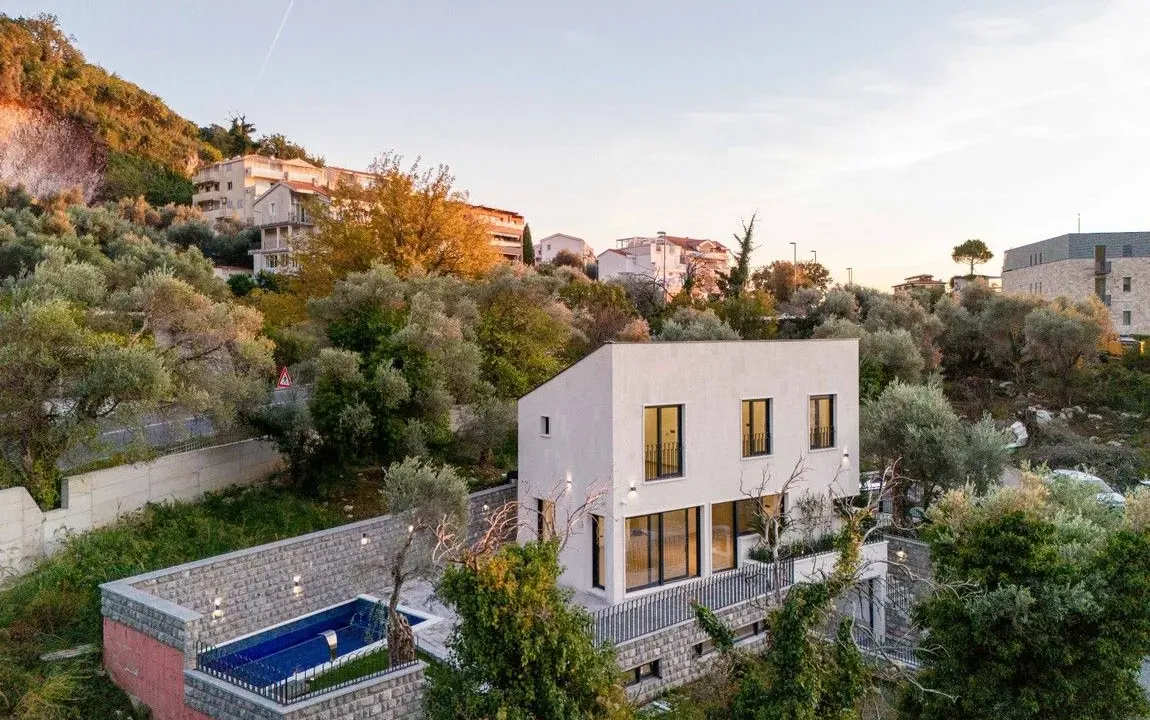 Prodaja, kuća, 240m², Kamenovo, Budva