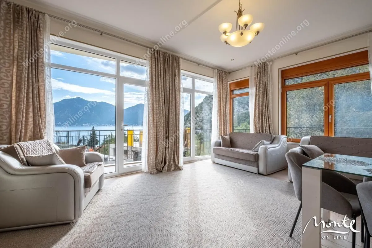 Prodaja, dvosoban stan, 104m², Orahovac, Kotor