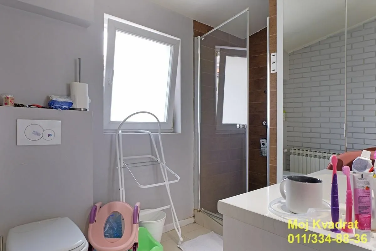 Sale, three bedroom apartment, 99m², Kalenić Pijaca, Vračar Sve Podlokacije