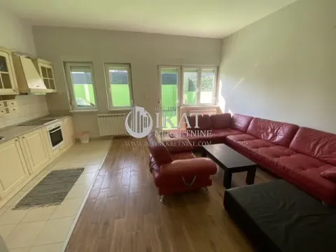 Izdavanje, trosoban stan, 75m², Zemun Gornji Grad, Zemun Sve Podlokacije - image 4