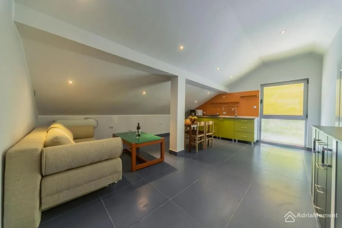 Sale, house, 220m², Đuraševići, Tivat