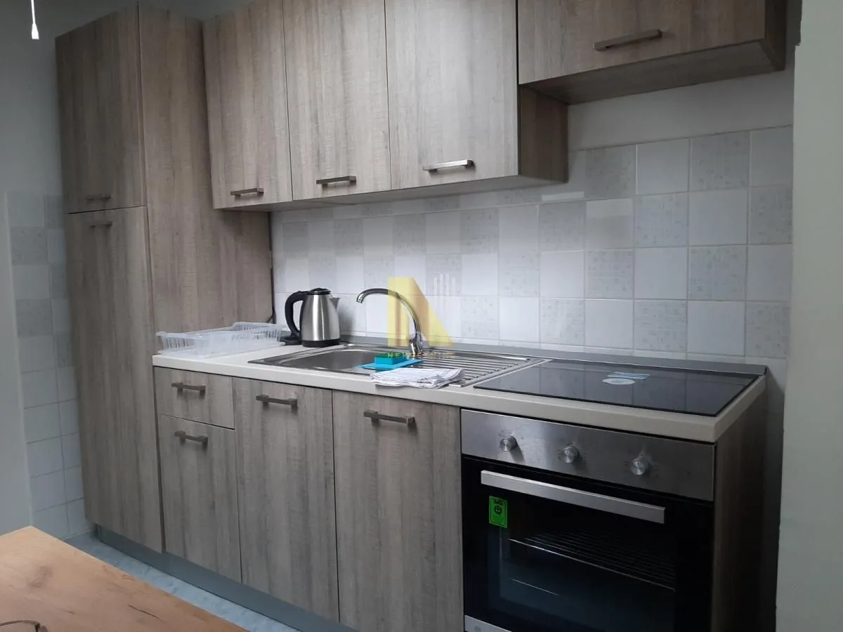 Izdavanje, dvosoban stan, 43m², Sajmište, Novi Sad