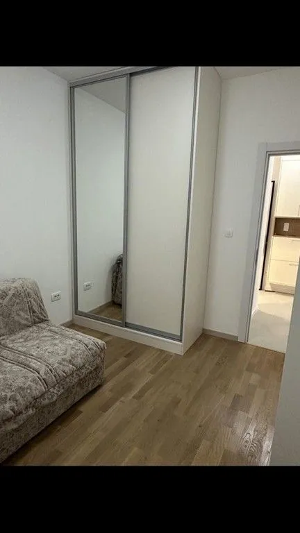Izdavanje, dvosoban stan, 71m², Vezirov Most, Podgorica
