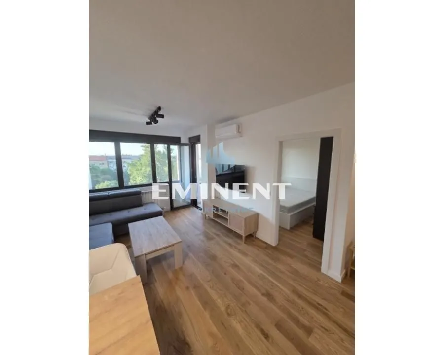 Rent, two bedroom apartment, 40m², Retenzija, Beograd