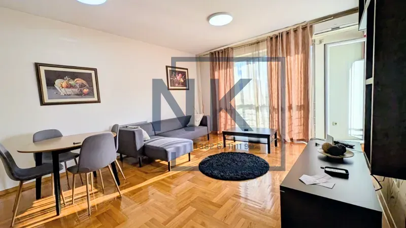 Izdavanje, trosoban stan, 84m², Tuški Put, Podgorica