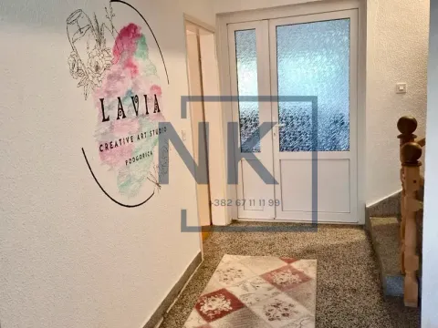 Izdavanje, kuća, 300m², Stari Aerodrom, Podgorica - image 16