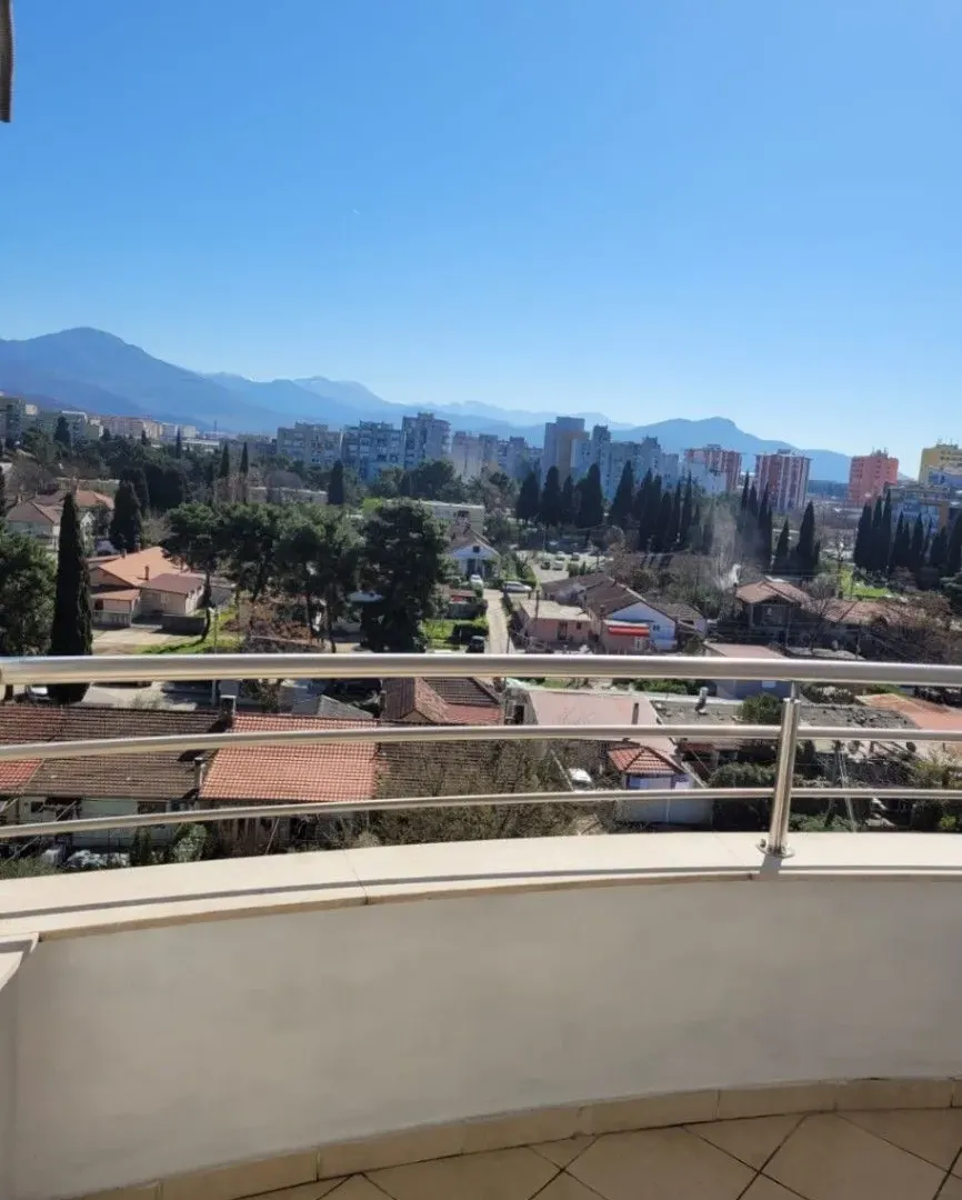 Rent, one bedroom apartment, 38m², Pobrežje, Podgorica