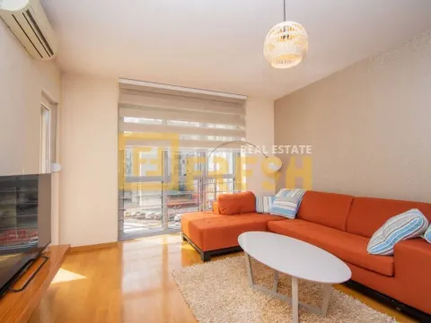 Izdavanje, trosoban stan, 100m², Blok 6, Podgorica - image 2