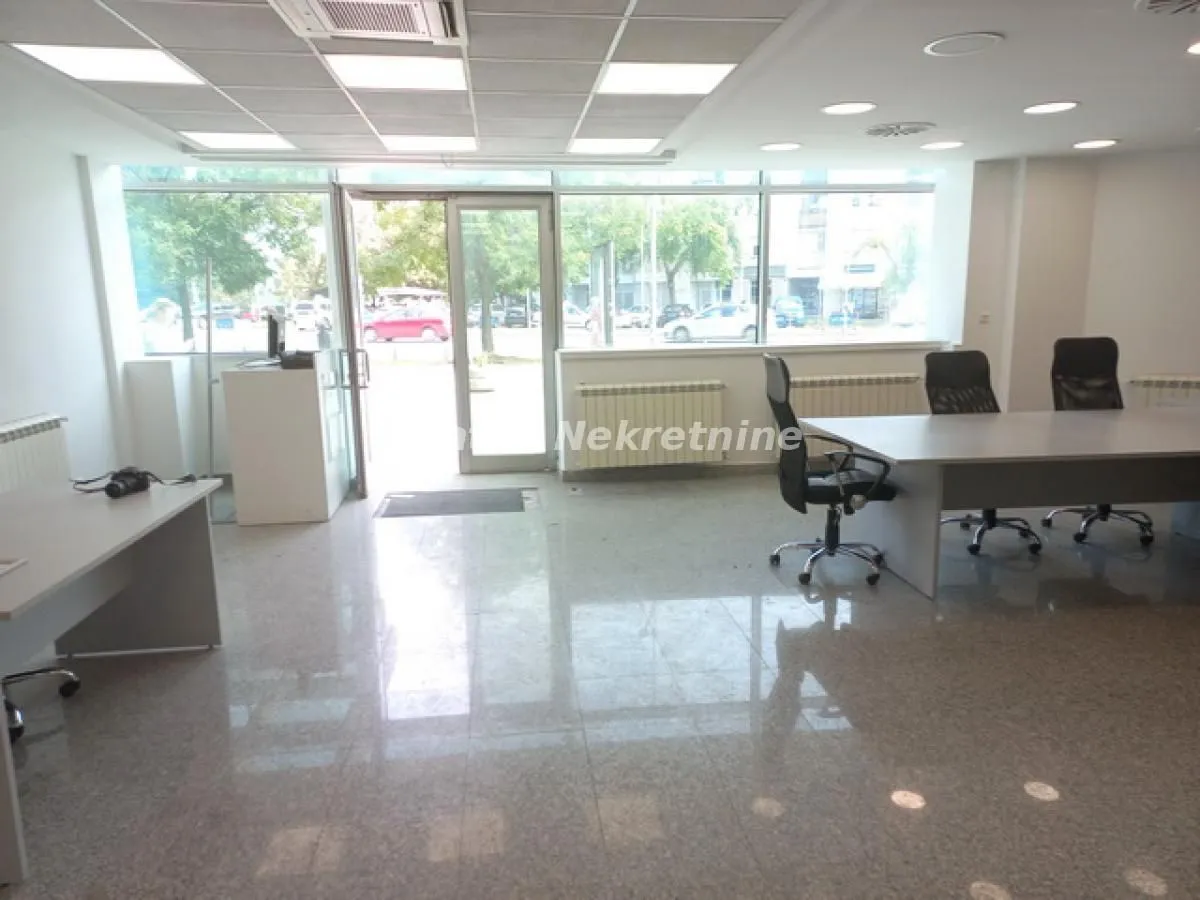 Sale, office space, 90m², Sajmište, Novi Sad
