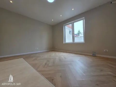 Sale, two bedroom apartment, 44m², Zemun Centar, Zemun Sve Podlokacije - image 3