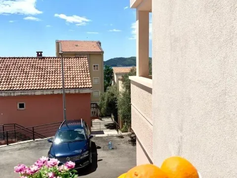 Rent, one bedroom apartment, 41m², Pržno, Budva - image 12