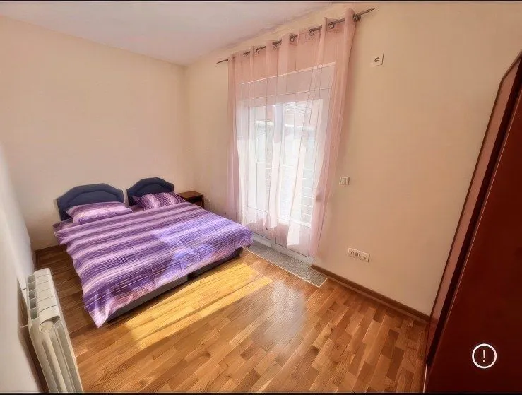 Izdavanje, trosoban stan, 130m², Igalo, Herceg Novi