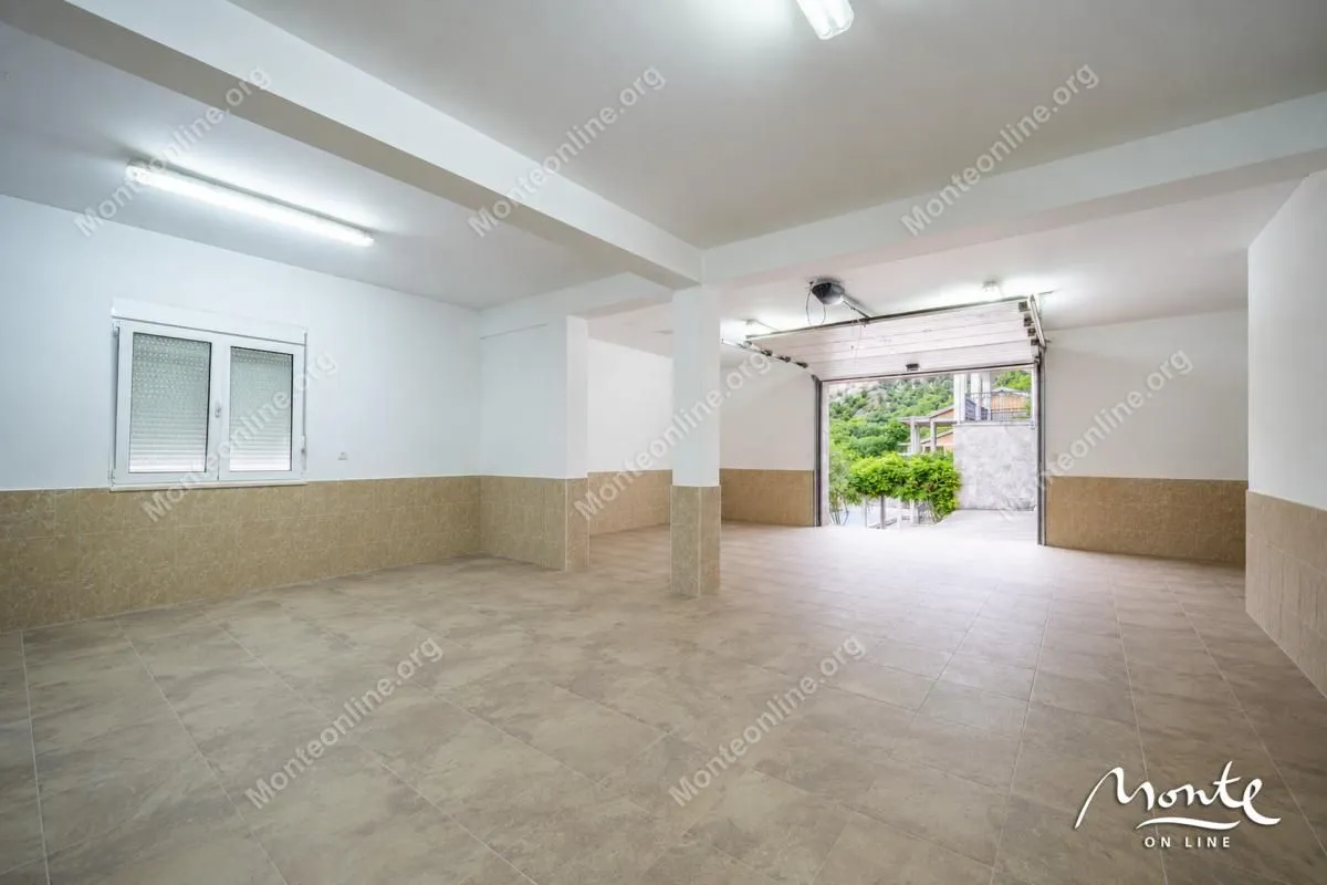 Sale, house, 103m², Risan, Kotor