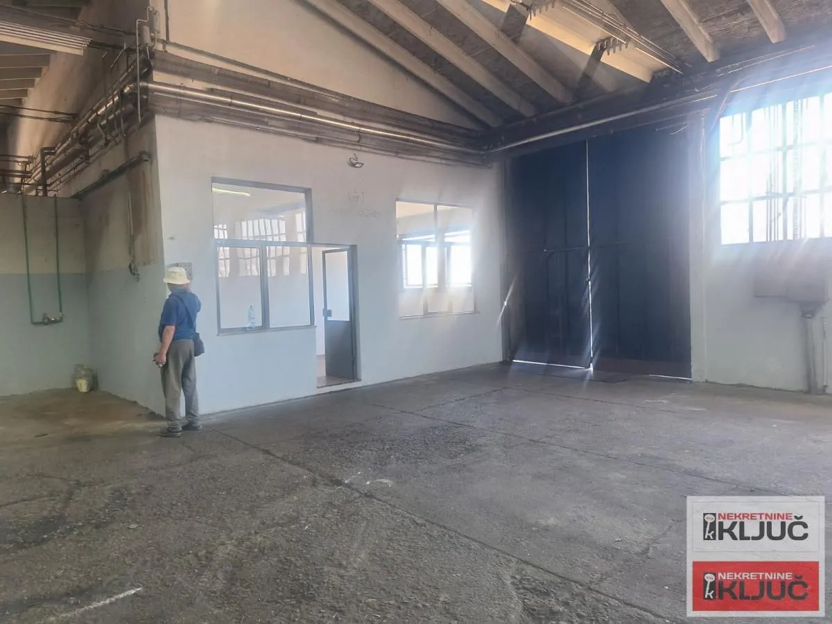Rent, office space, 415m², Salajka, Novi Sad Sve Podlokacije