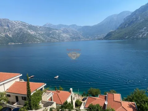 Sale, three bedroom apartment, 103m², Kotor, Crna Gora