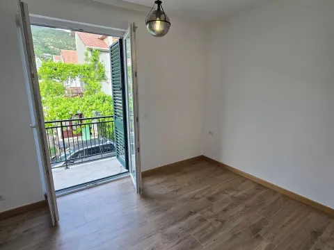 Rent, one bedroom apartment, 46m², Tivat, Crna Gora - image 7