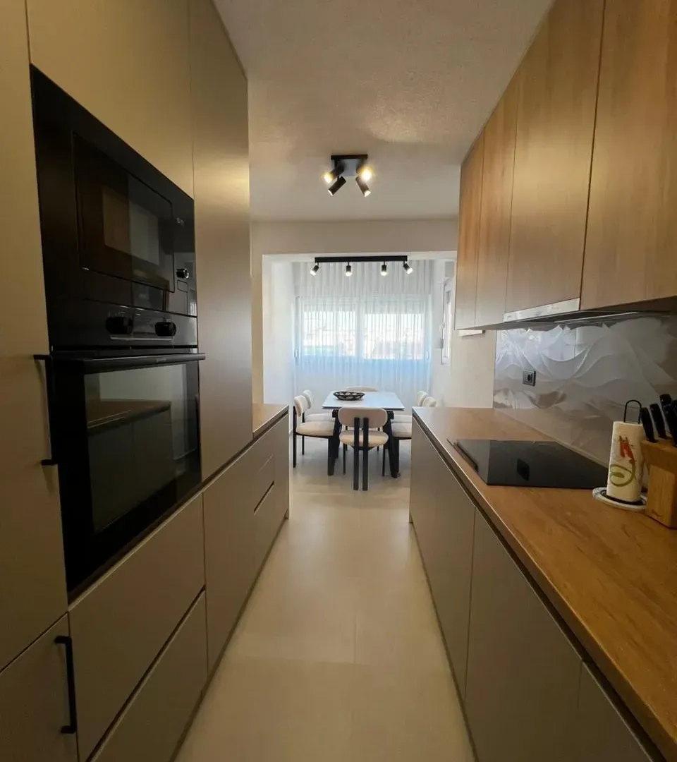 Izdavanje, trosoban stan, 102m², Preko Morače, Podgorica