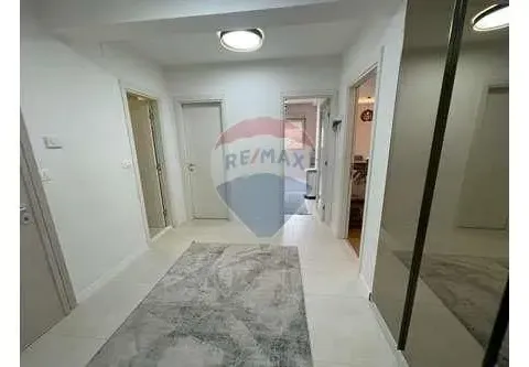 Prodaja, trosoban stan, 101m², Central Point, Podgorica - image 5