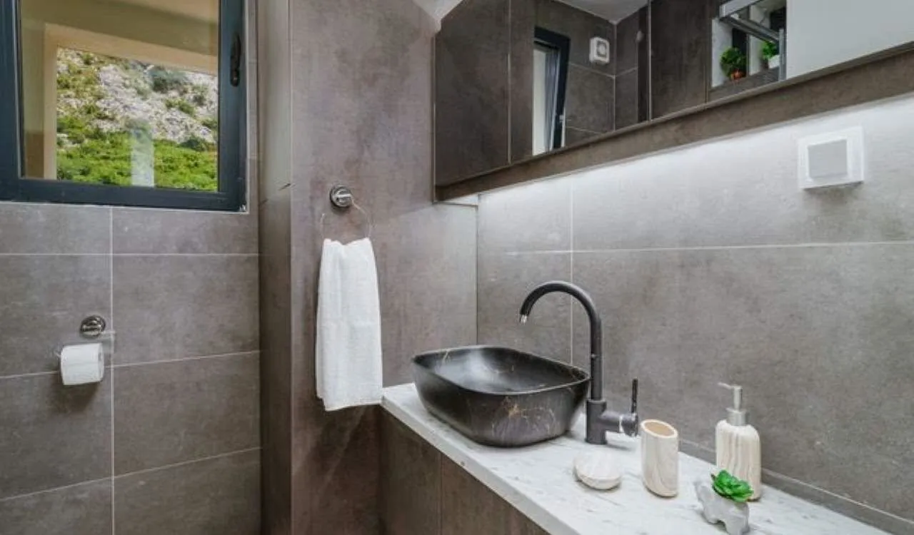 Prodaja, jednosoban stan, 50m², Sveta Vrača, Kotor