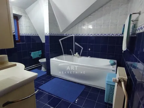 Prodaja, kuća, 221m², Jajinci, Voždovac Sve Podlokacije - image 12