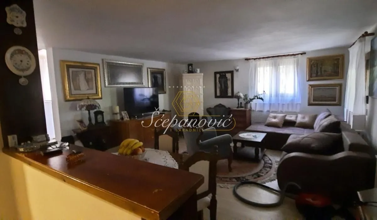 Prodaja, kuća, 191m², Petrovaradin, Novi Sad