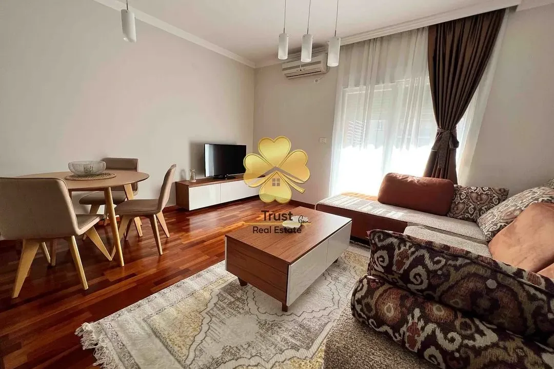 Izdavanje, jednosoban stan, 50m², City Kvart, Podgorica