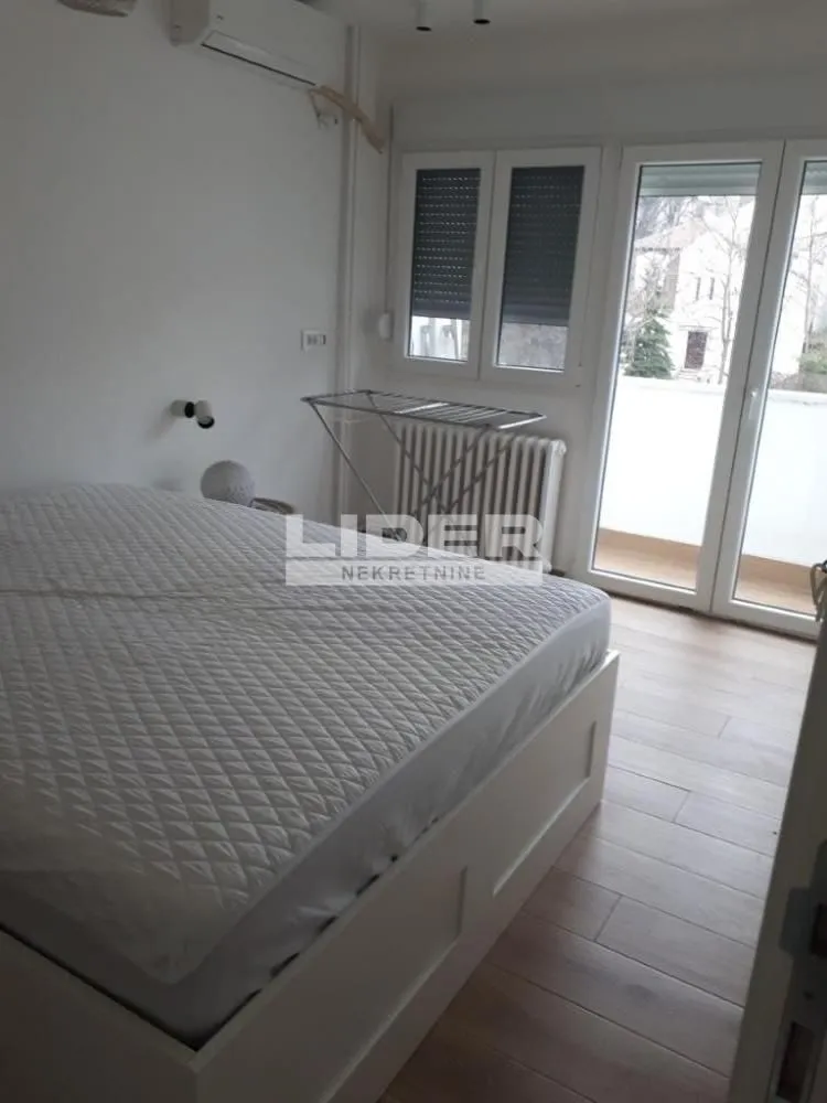 Izdavanje, dvosoban stan, 55m², Savski Venac, Beograd