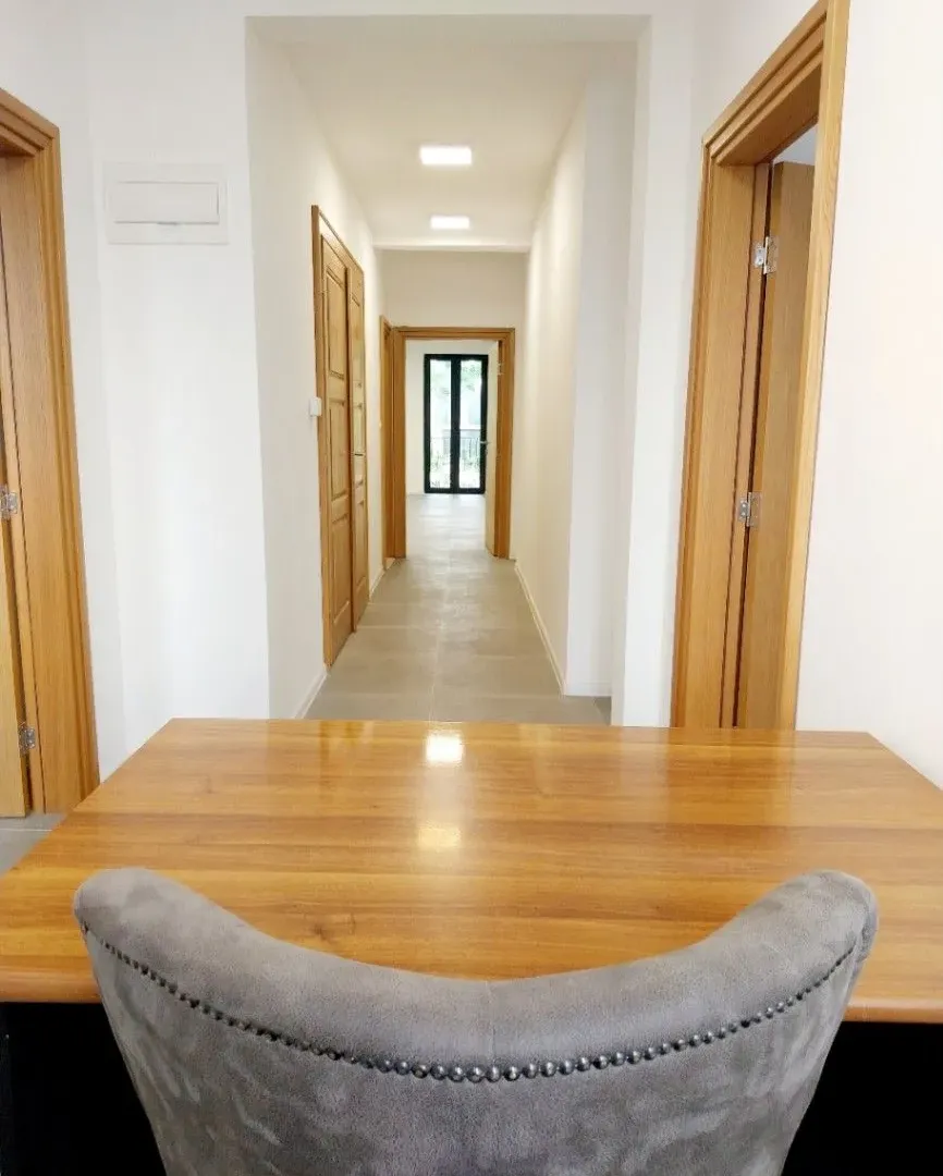 Izdavanje, poslovni prostor, 120m², Centar, Podgorica