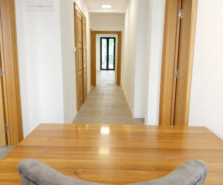 Izdavanje, poslovni prostor, 120m², Centar, Podgorica