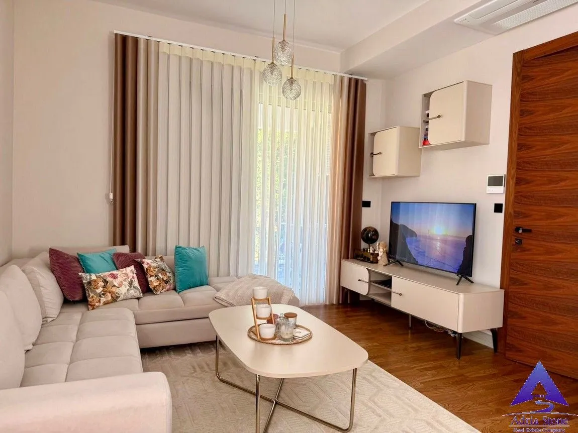Rent, two bedroom apartment, 65m², Pod Kuk, Tivat