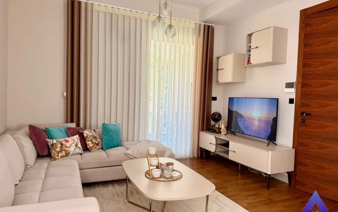 Rent, two bedroom apartment, 65m², Pod Kuk, Tivat