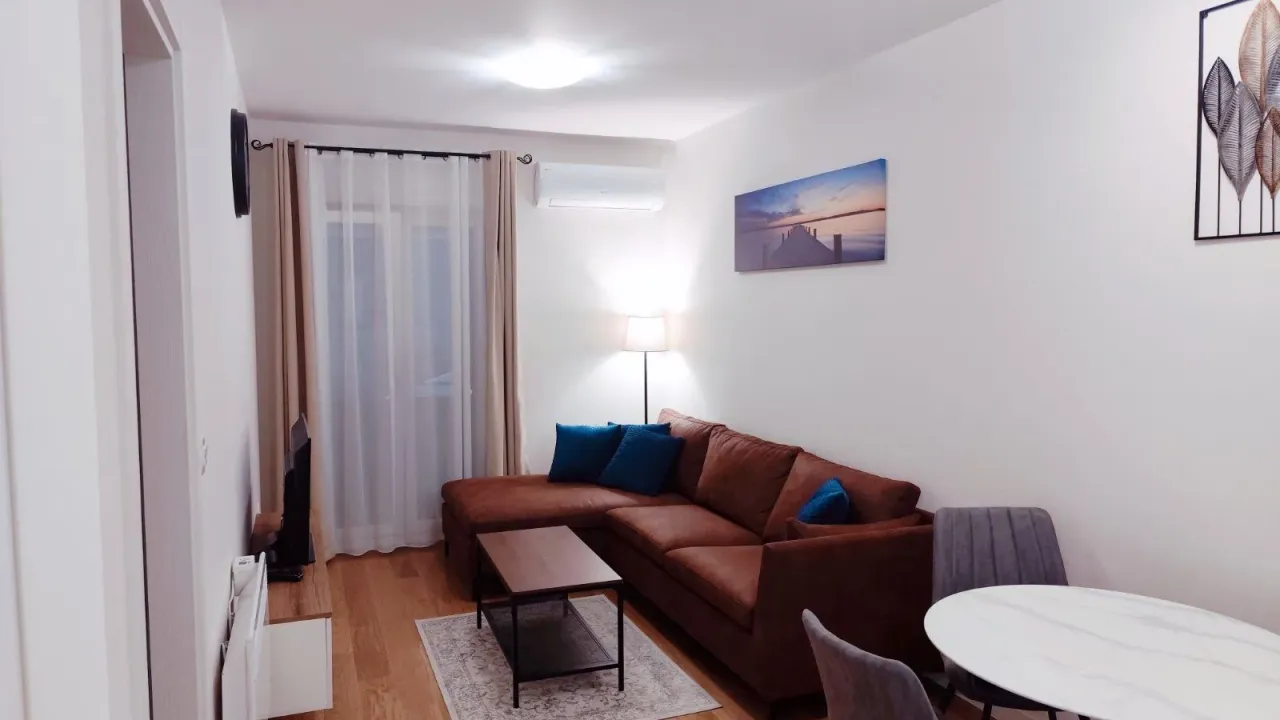 Prodaja, jednosoban stan, 40m², Central Point, Podgorica