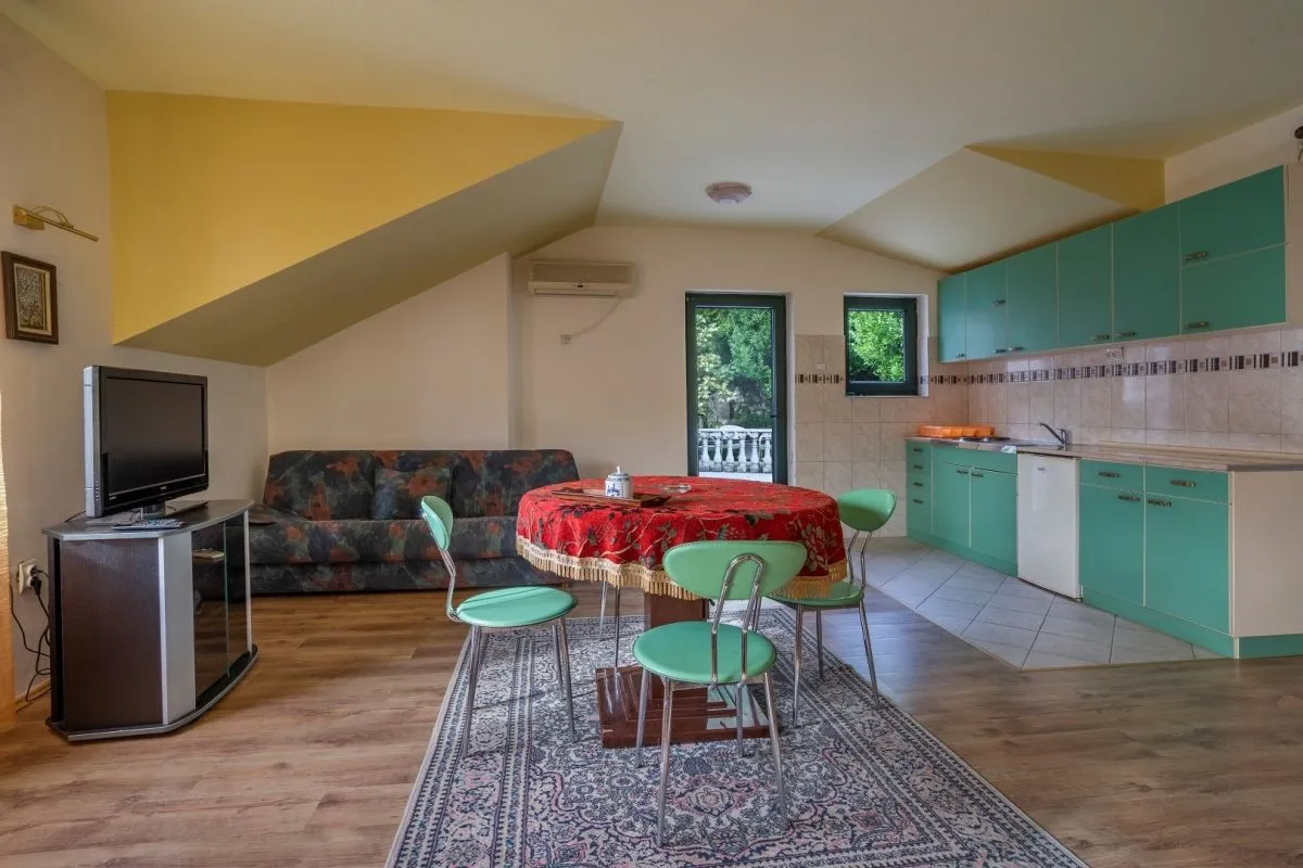 Prodaja, kuća, 250m², Kostanjica, Kotor