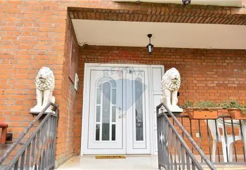 Prodaja, kuća, 696m², Zlatica, Podgorica - image 52