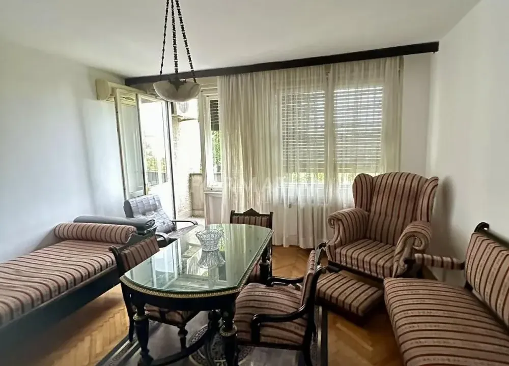 Izdavanje, dvosoban stan, 64m², Vračar Sve Podlokacije, Beograd