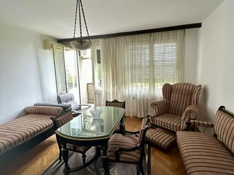 Stan in Vračar Sve Podlokacije