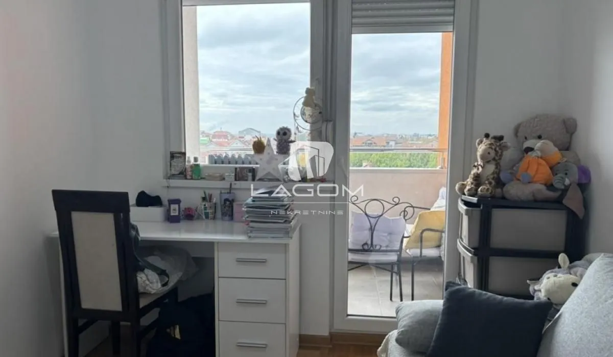 Prodaja, trosoban stan, 59m², Ledine, Beograd