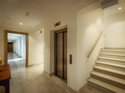 Prodaja, dvosoban stan, 135m², Porto Montenegro, Tivat - image 21