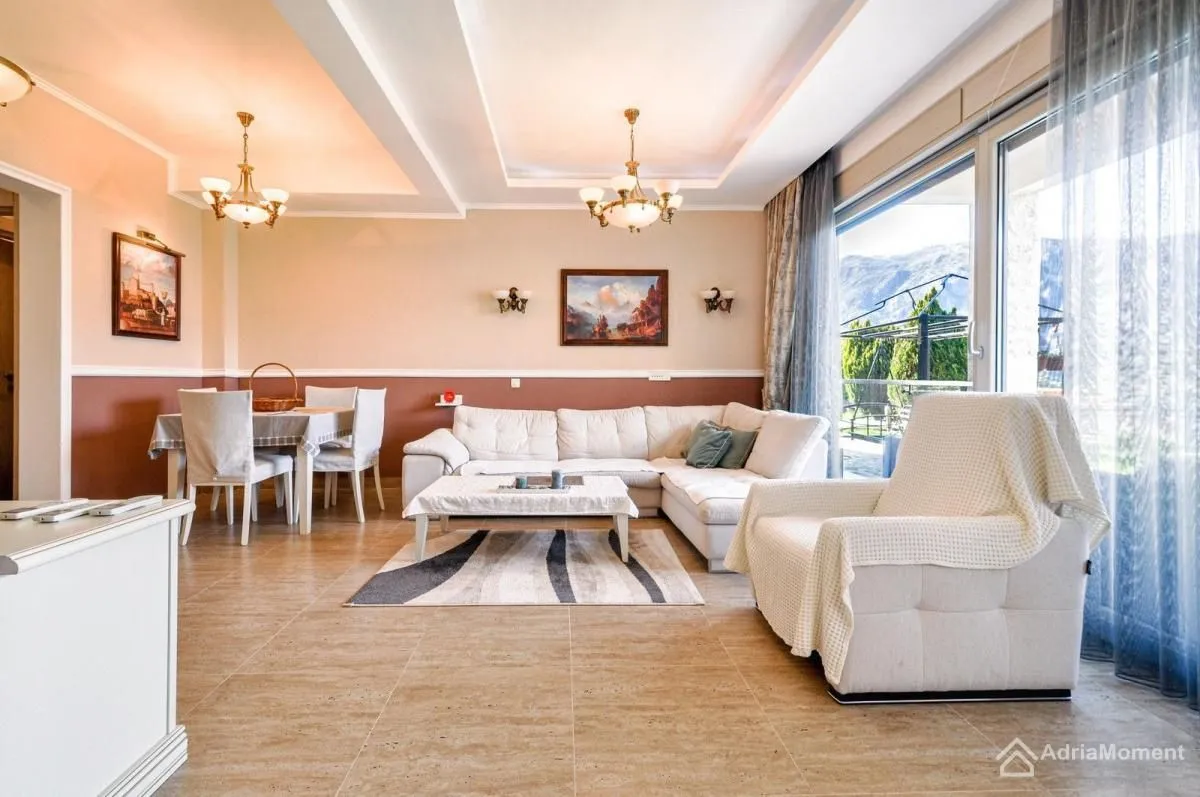 Prodaja, dvosoban stan, 68m², Kostanjica, Kotor