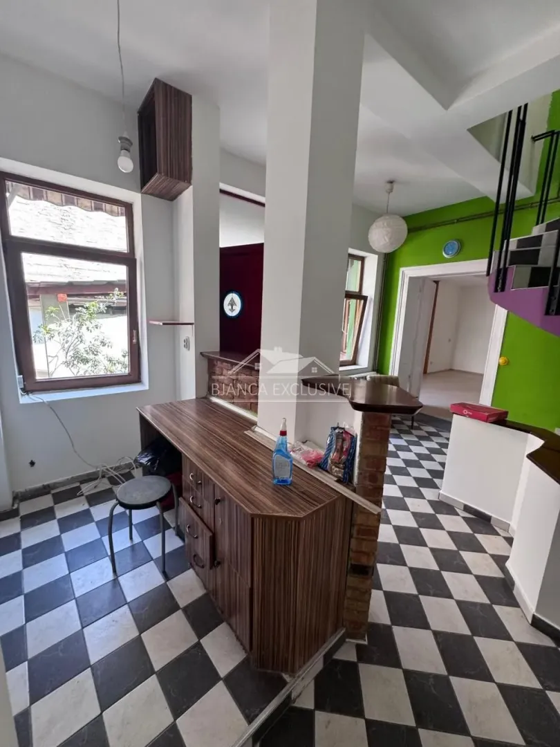 Sale, apartment, 166m², Vračar Sve Podlokacije, Beograd